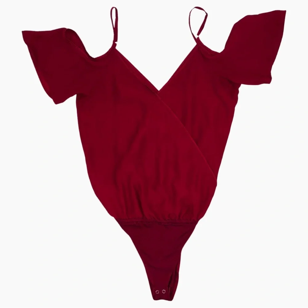 Abercrombie & Fitch Satin Cold Shoulder Bodysuit V Neck Maroon Layering Silky - Picture 3 of 12
